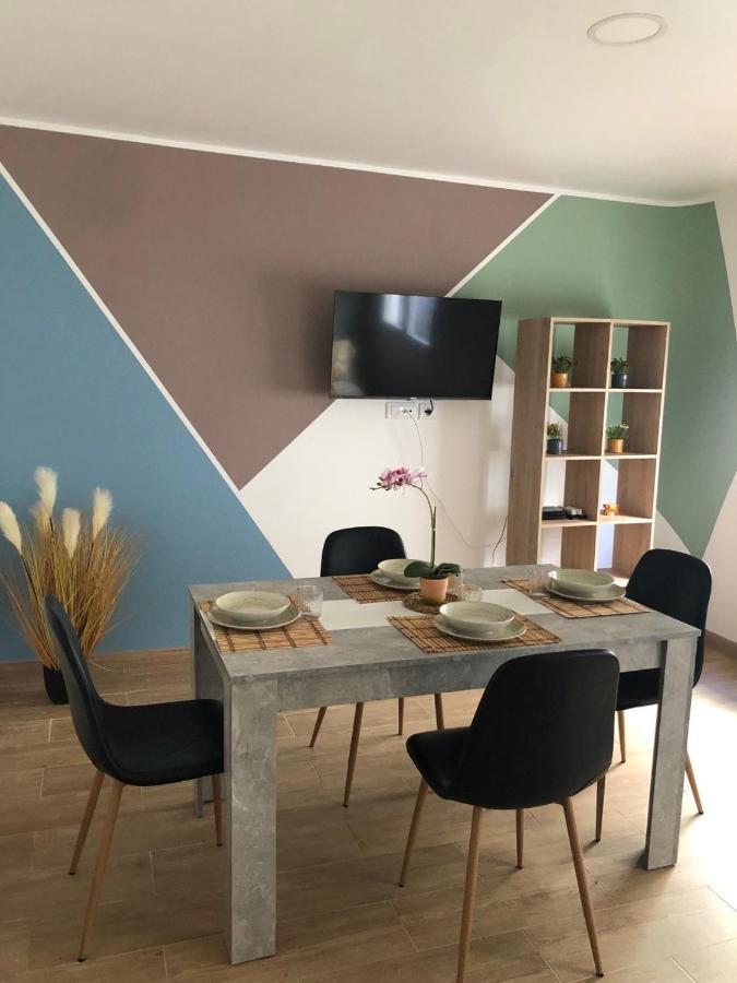 Bel Appartement Roses Plage المظهر الخارجي الصورة